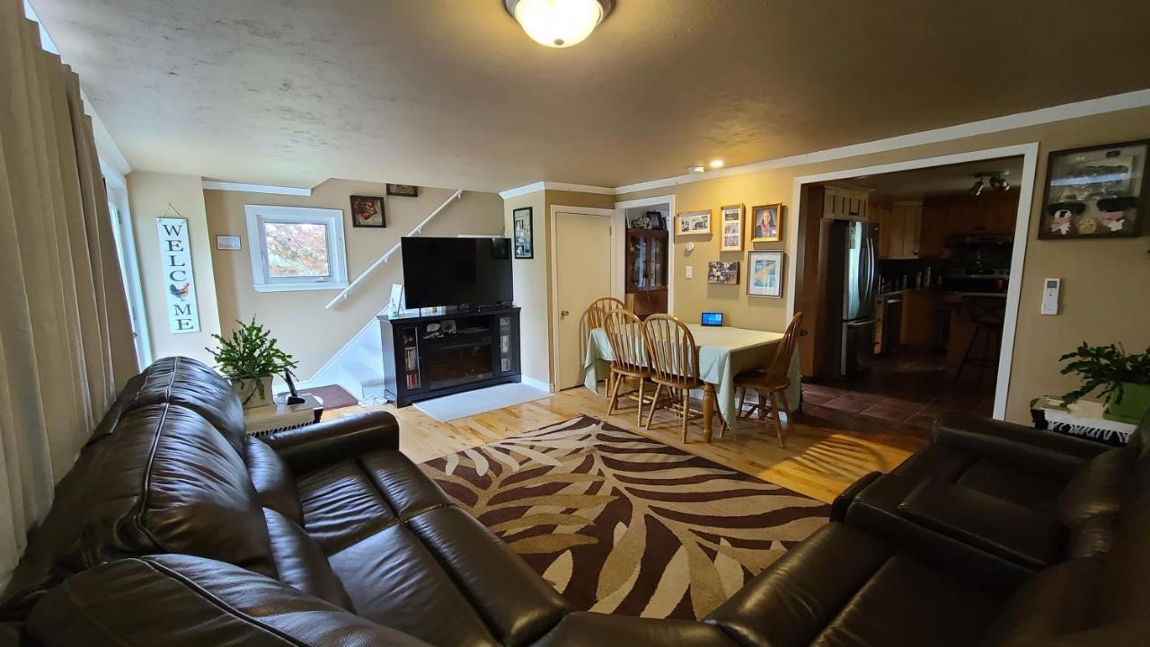 Small Town Bound Inn Montague 외부 사진