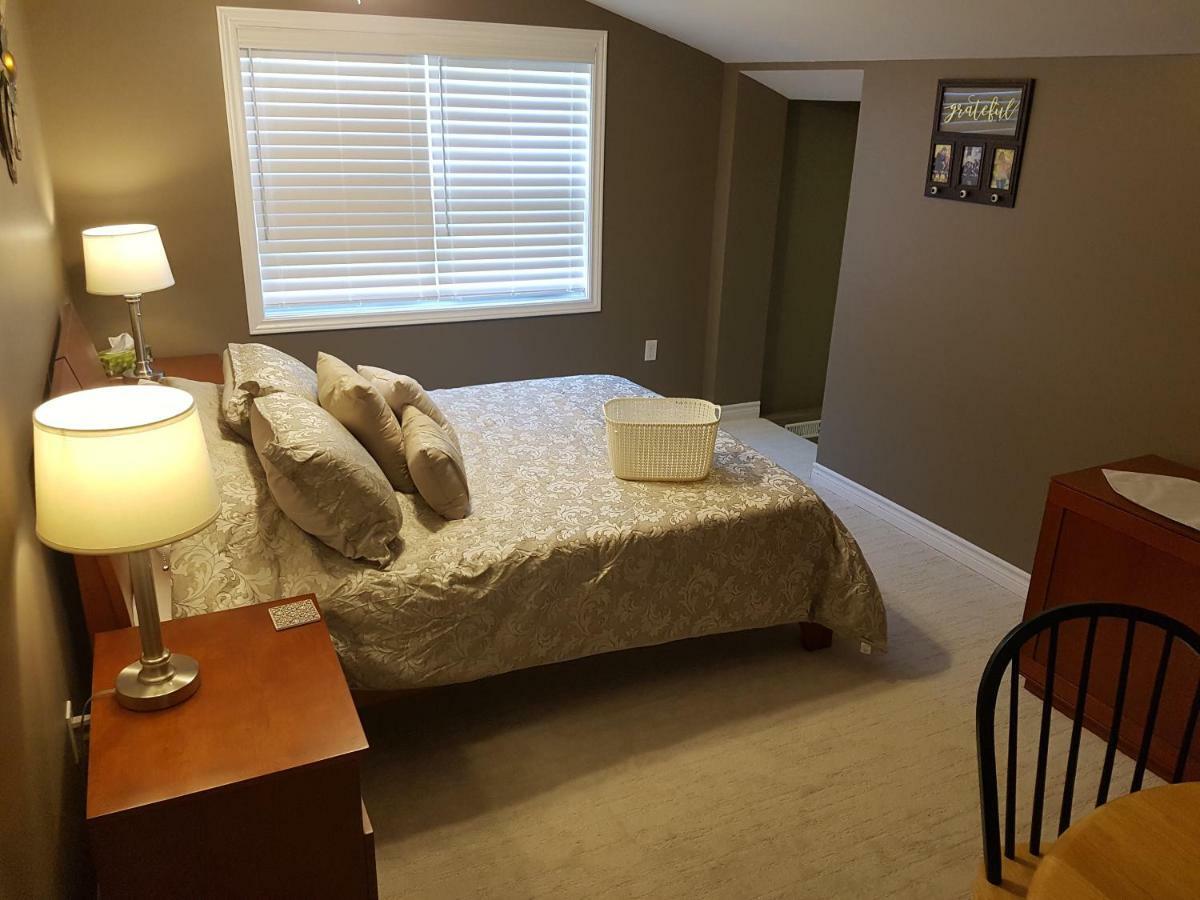 Small Town Bound Inn Montague 외부 사진