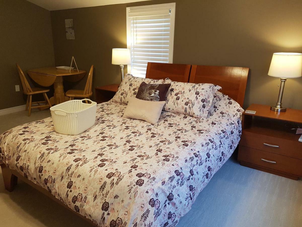 Small Town Bound Inn Montague 외부 사진