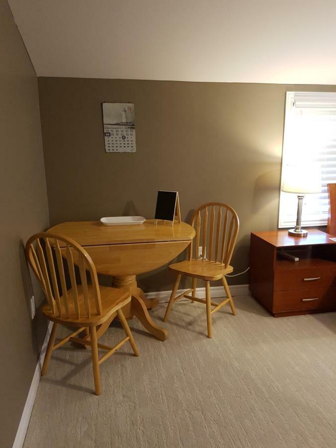 Small Town Bound Inn Montague 외부 사진