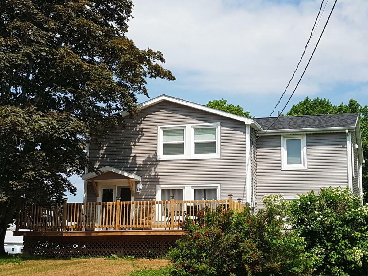 Small Town Bound Inn Montague 외부 사진