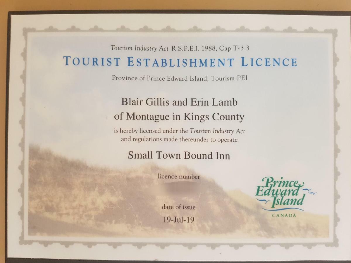 Small Town Bound Inn Montague 외부 사진
